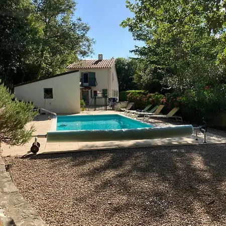 Casa de Férias Maison Avec Piscine Chauffee Entre Et Montagne *
